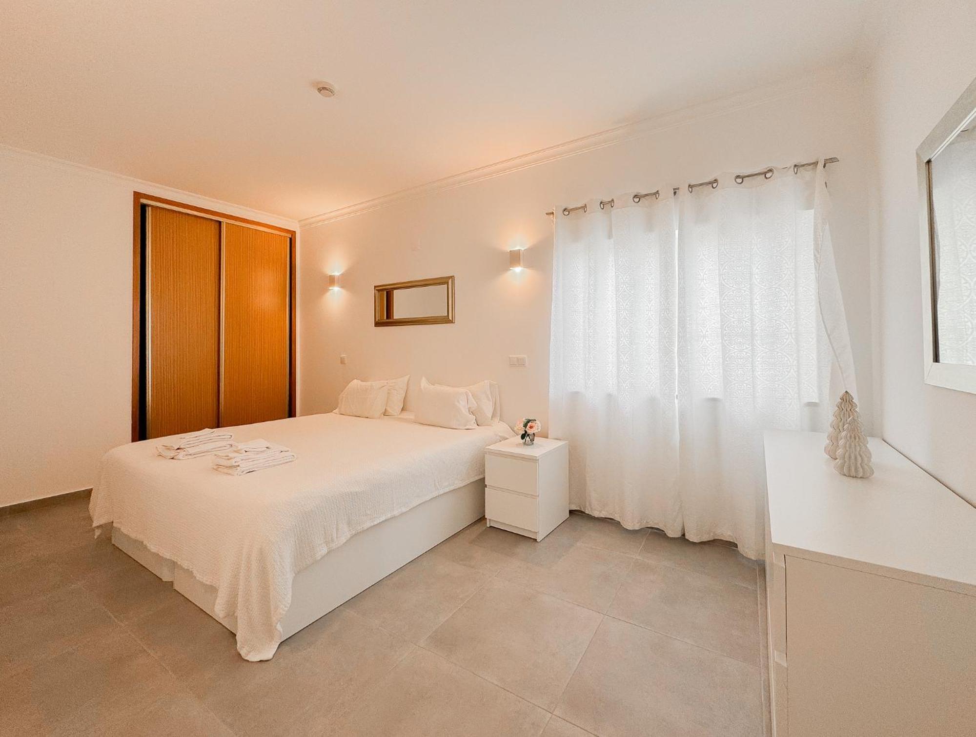Holiday Beach Apartment Porto De Mos Lagos Exterior photo